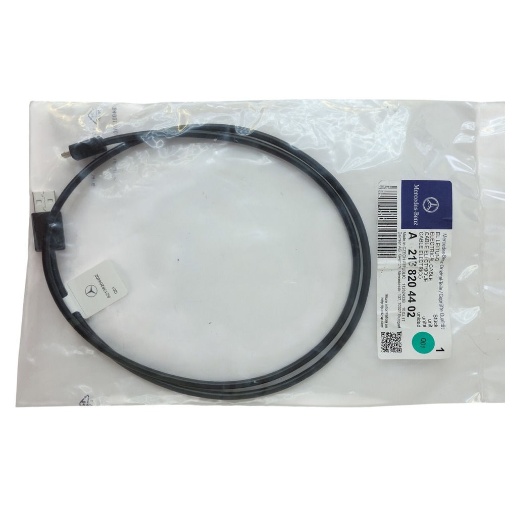 Mercedes-Benz USB to‎ Micro-USB Media Interface Cable A2138204402 Black OEM NEW